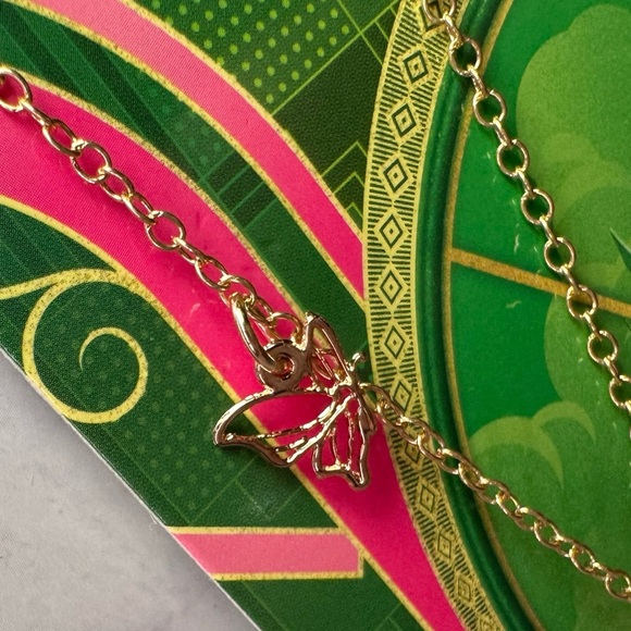 💚🩷Wicked Glinda Elphaba BFF necklace set NWT - Picture 9 of 14